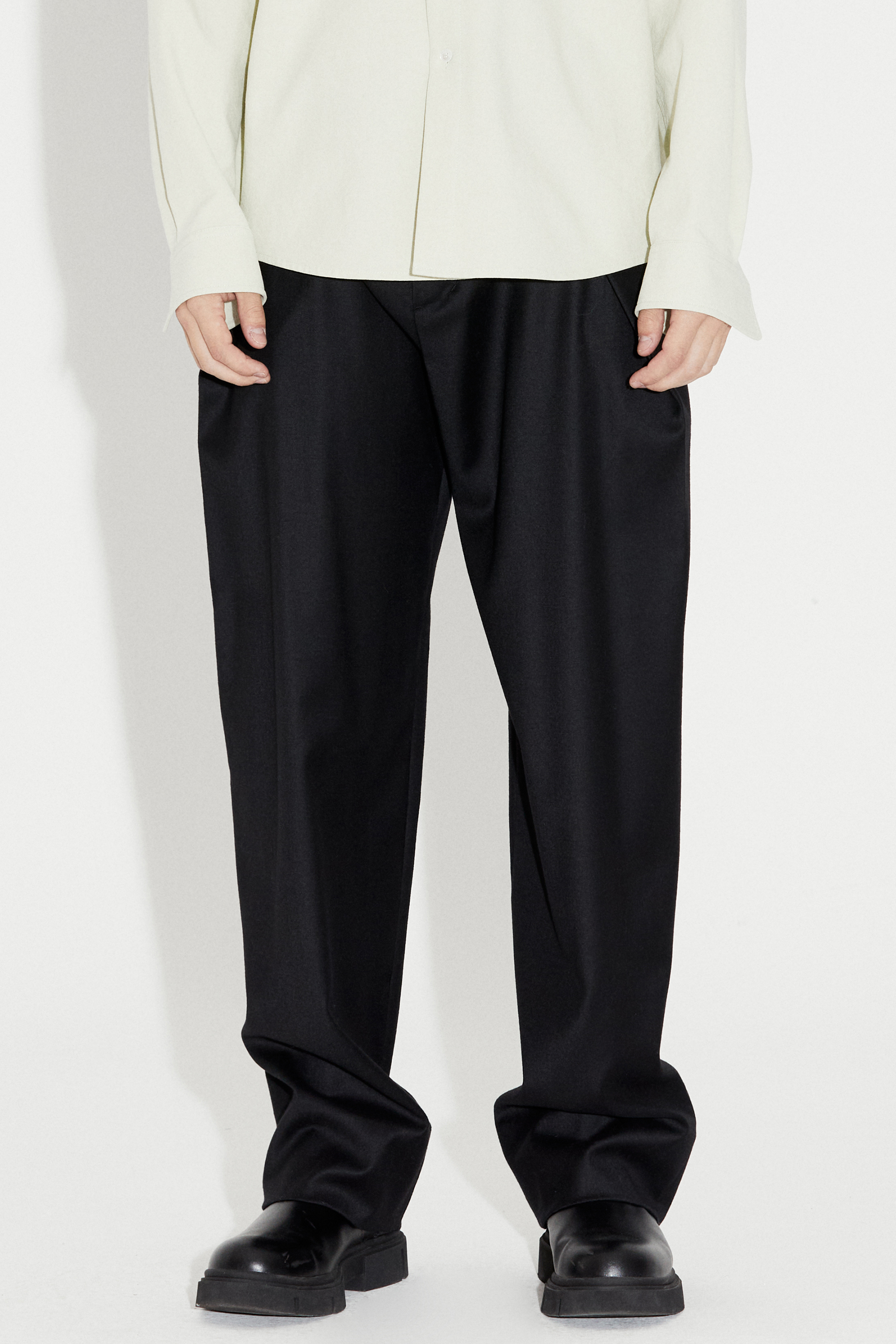 RELAXED BALLOON WOOL PANTS BLACK